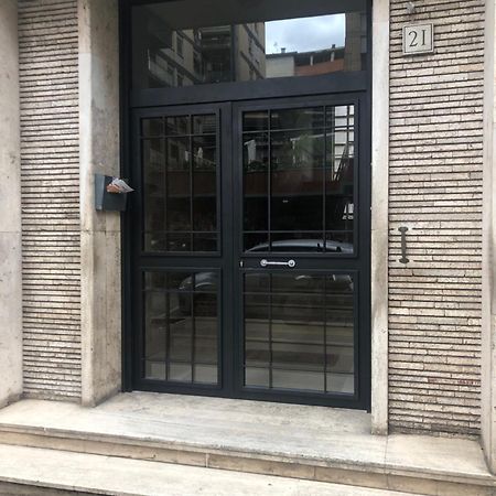 La Donna Garbata Acomodação com café da manhã Roma Exterior foto